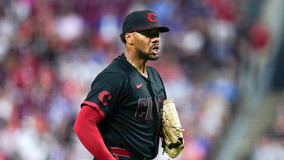 Fake Rangers Hunter Greene trade rumors highlight a lesson fans need to learn