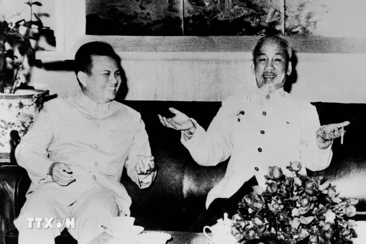 Vun đắp mối quan hệ đặc biệt giữa Việt Nam và Lào phát triển trường tồn