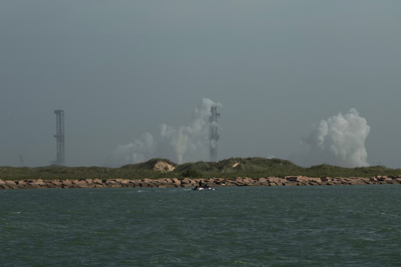 How SpaceX Data Centers Could Save the Sliding Stock