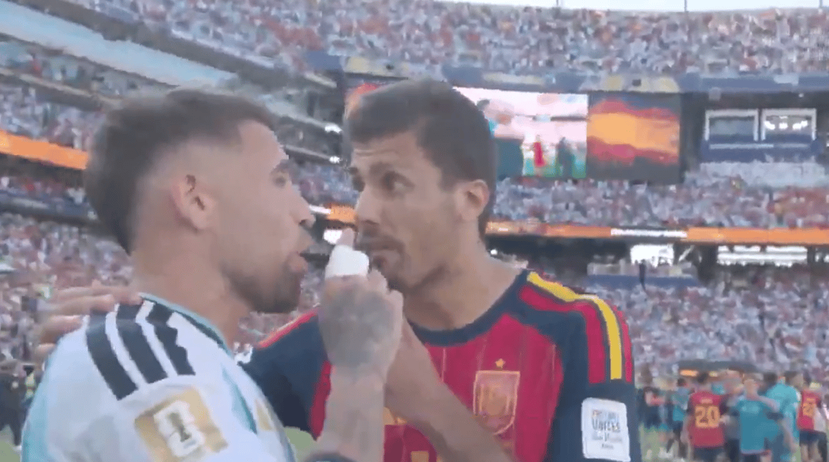 Rodri and Otamendi fight after the World Cup final
