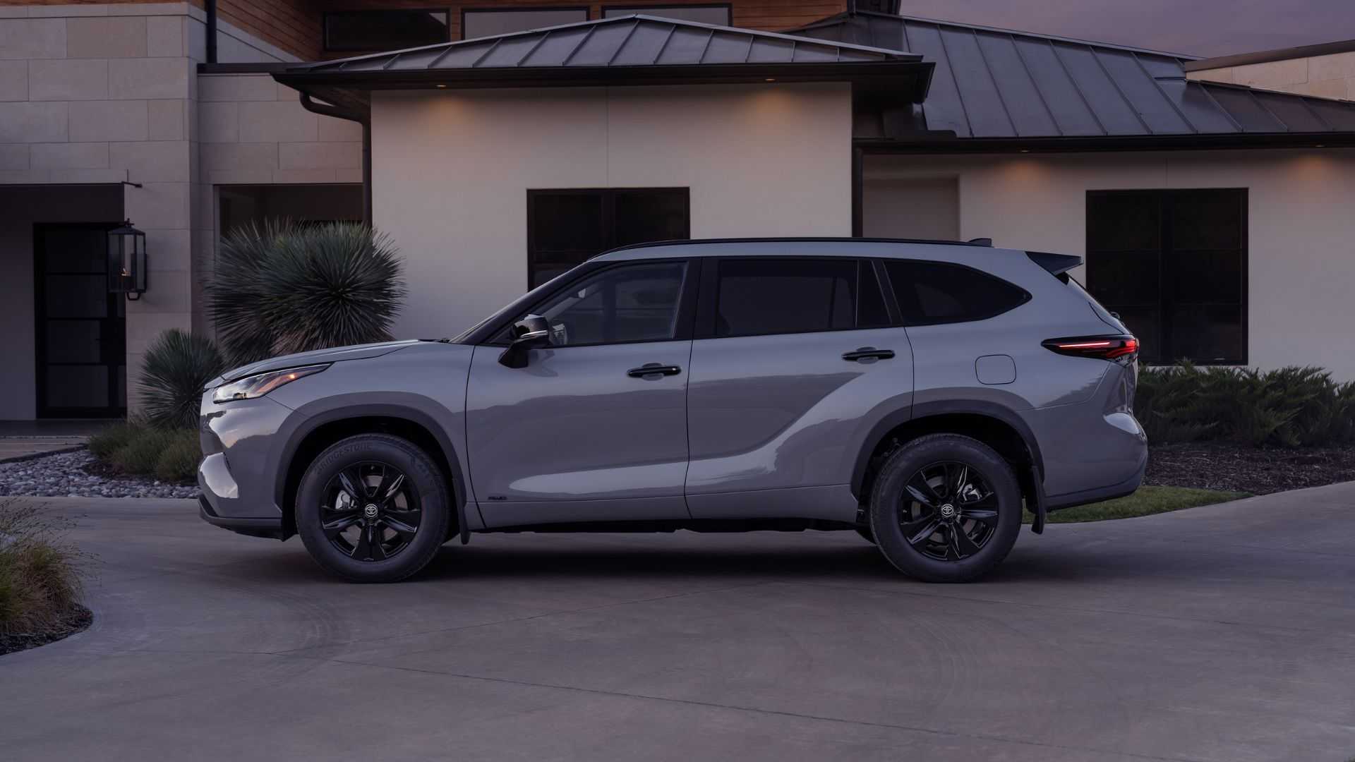 2020 - 2025 Toyota Highlander Hybrid