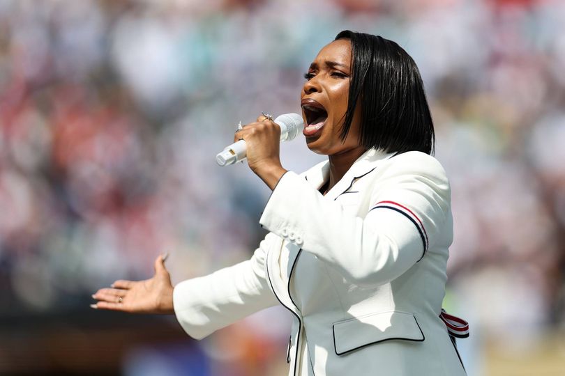 Jennifer Hudson performs the US National Anthem
