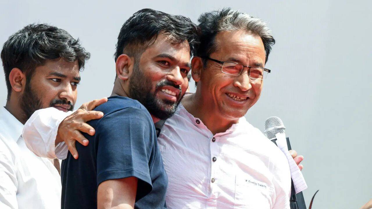 Image for CJP protest: Abhijeet Dipke calls off hunger strike after Sonam Wangchuk's request