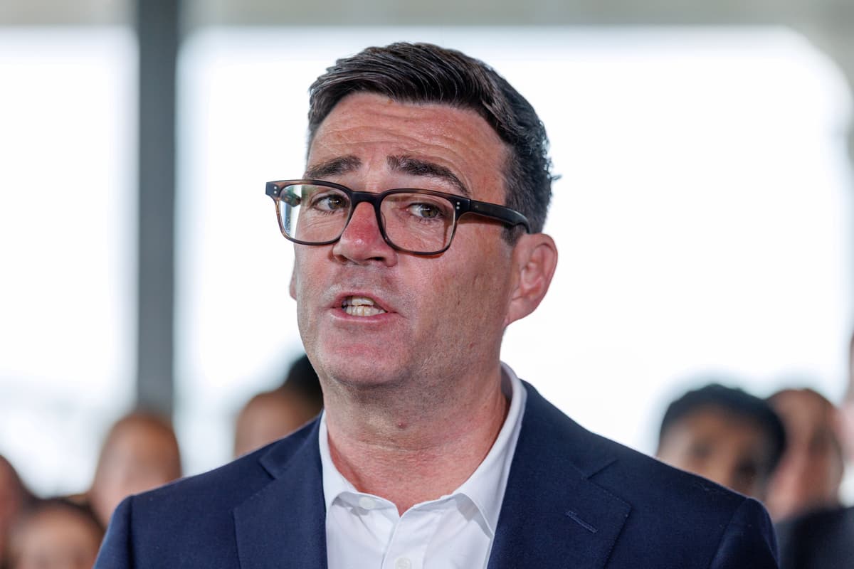Andy Burnham to become PM and name cabinet as Keir Starmer exits No 10