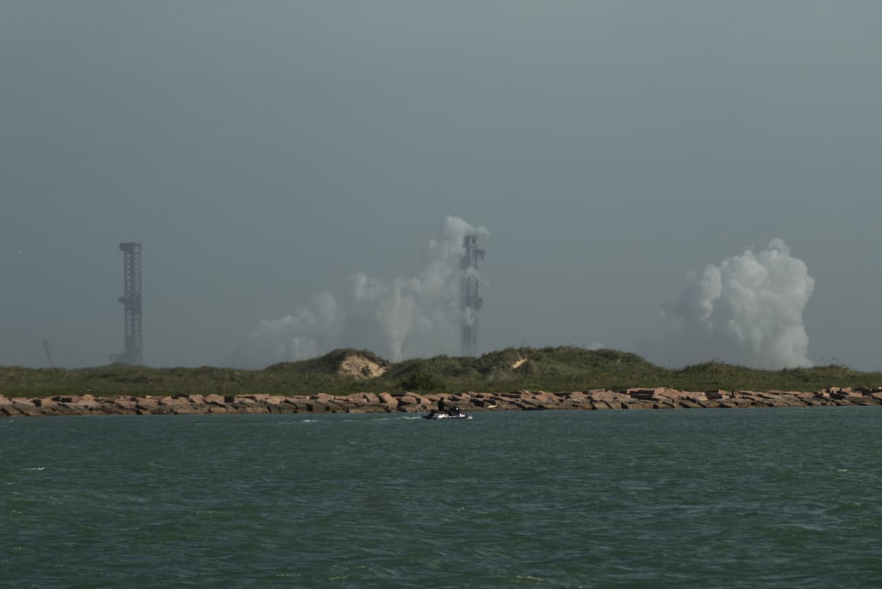 How SpaceX Data Centers Could Save the Sliding Stock