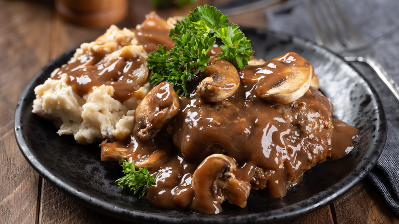 The Best Cut Of Ground Beef To Use For Salisbury Steak