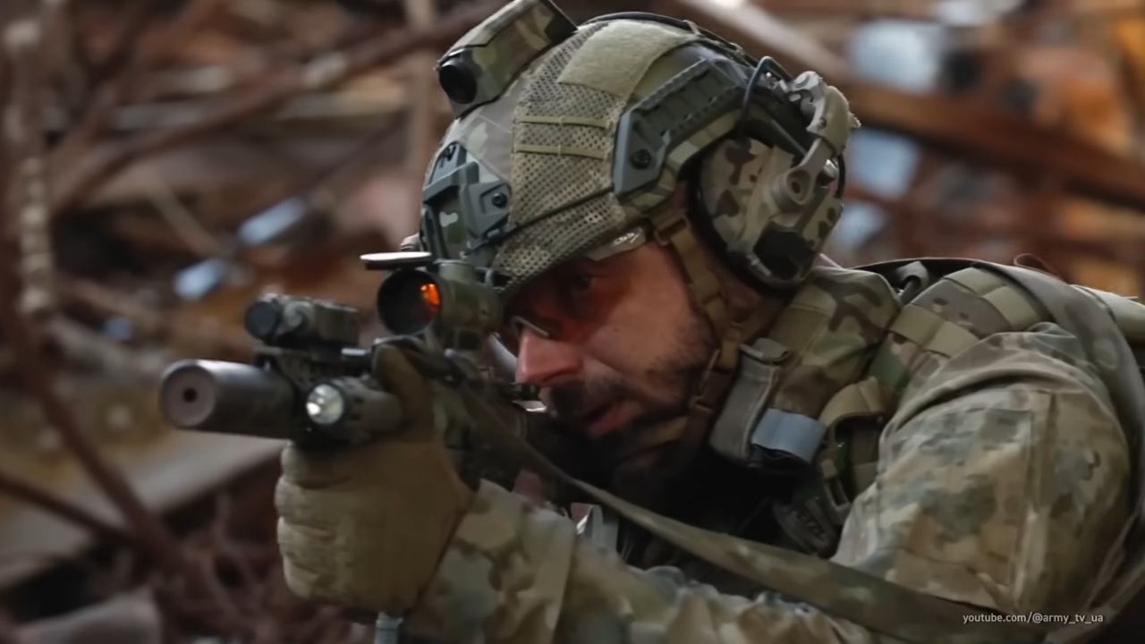 Watch why Ukrainian assault troops are choosing AR rifles over the AK