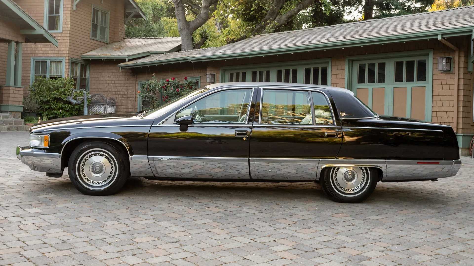 1994 Cadillac Fleetwood Brougham D-body profile