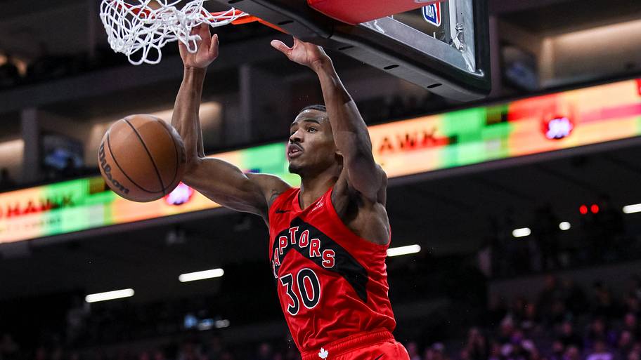 Toronto Raptors guard Ochai Agbaji (30) dunks the ball against the Sacramento Kings