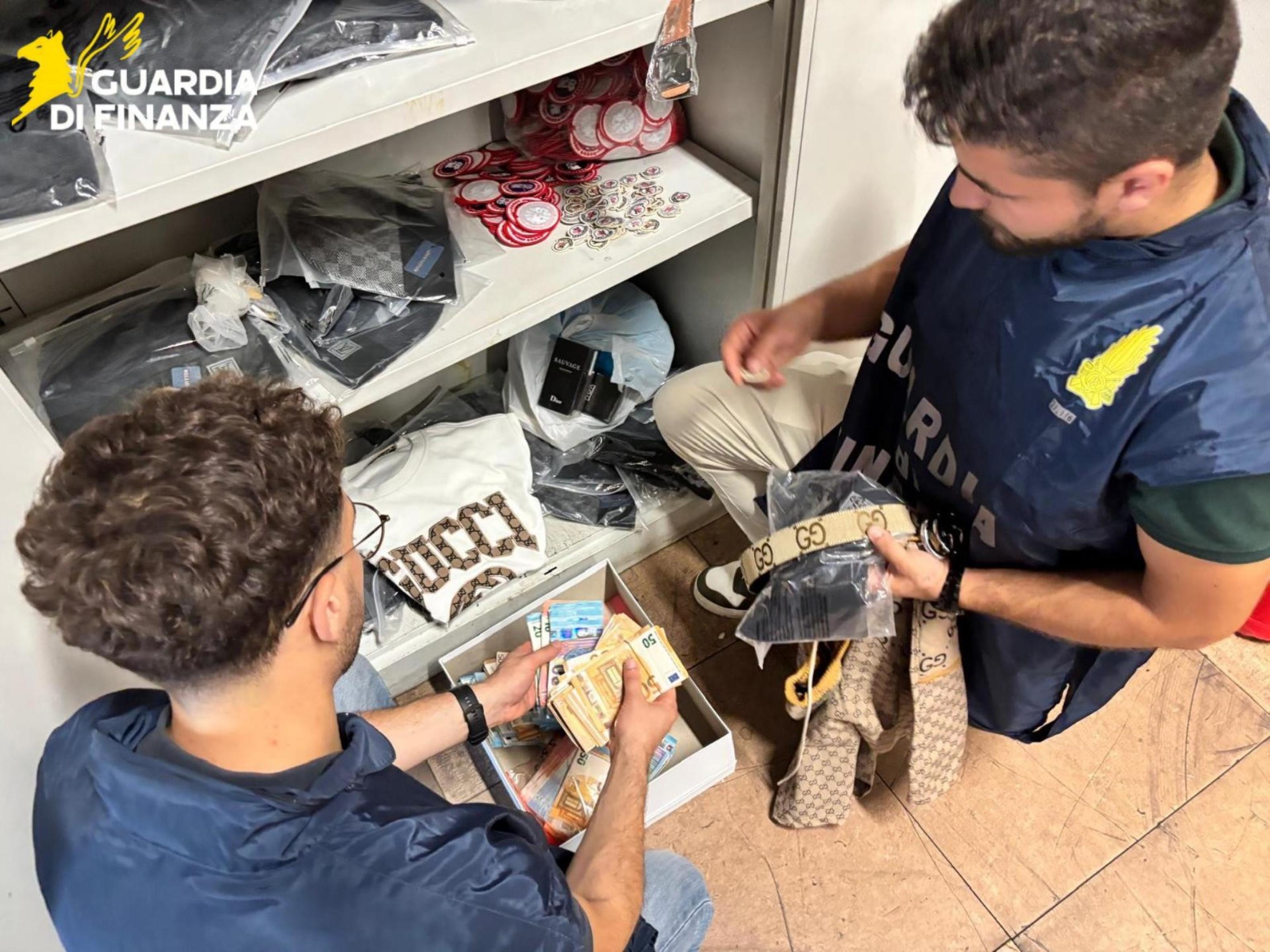 Lodi: la Guardia di Finanza smantella una boutique di abbigliamento contraffatto