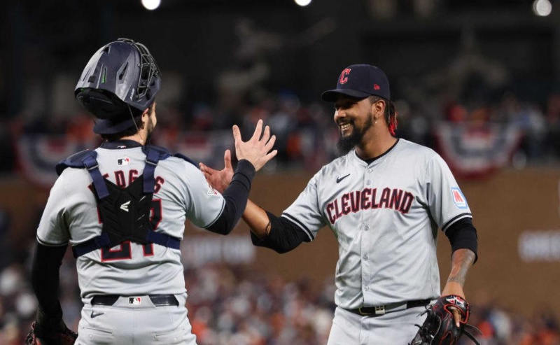 Guardians news: So many baserunning gaffes
