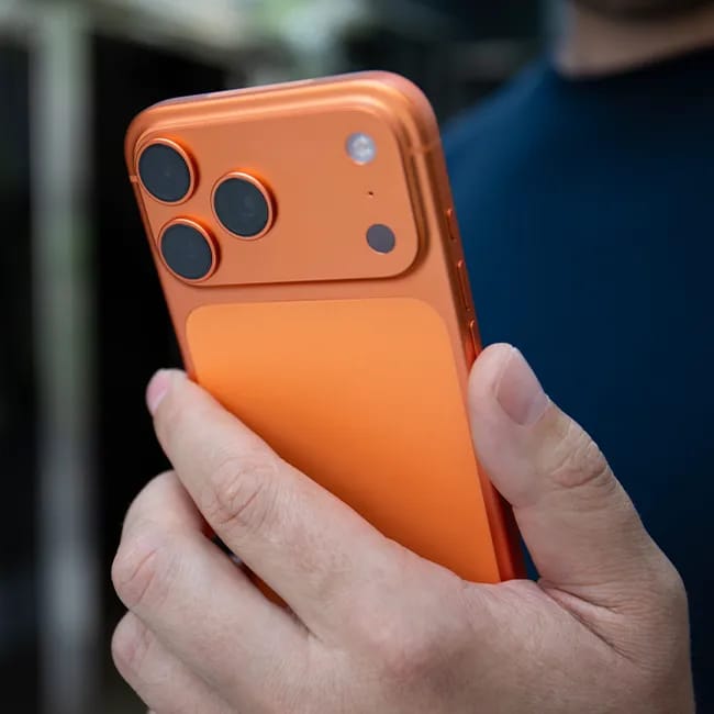 2 Changes That Can Help Protect Your iPhone Passwords & Information, According To A Tech Pro