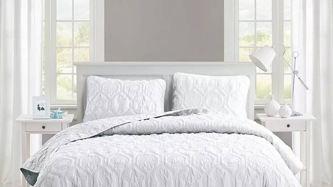 vcny-home-shore-embossed-3-piece-quilt-set-white