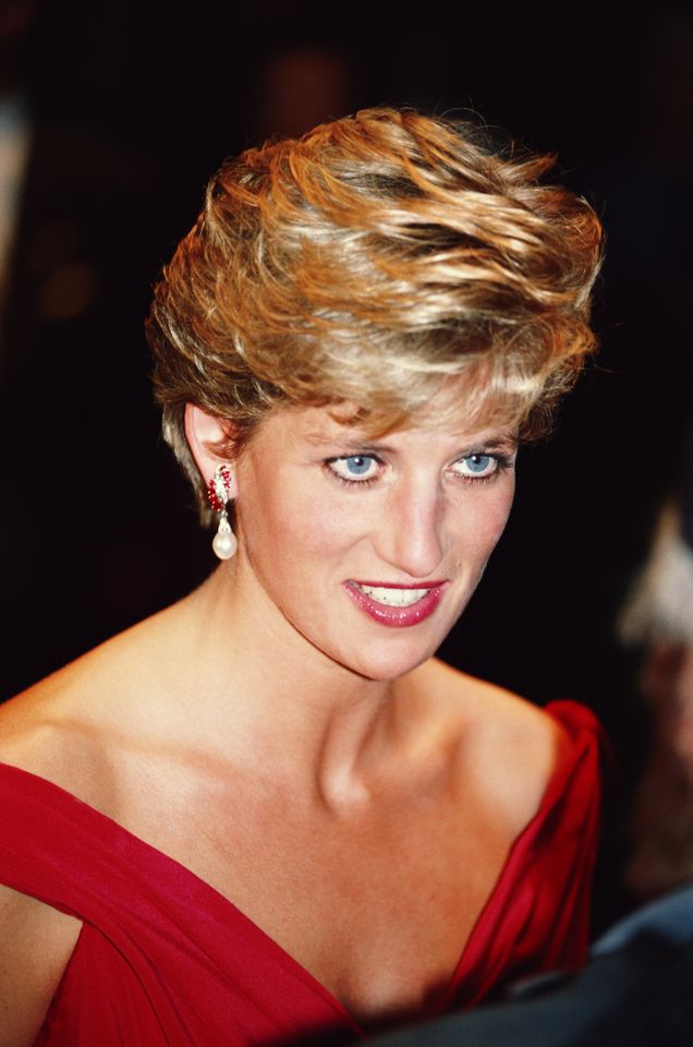 Princess Diana wearing Victor Edelstein in November 1990.