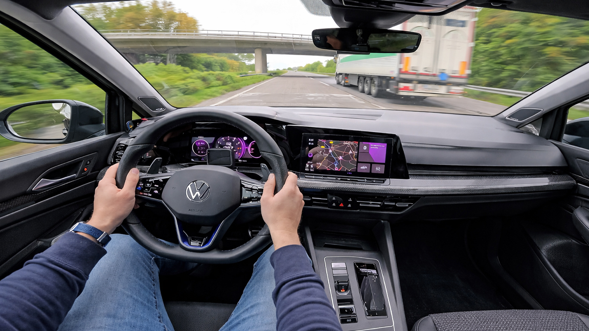 VW Golf R MK8 tuned 300 KMH top speed on the Autobahn