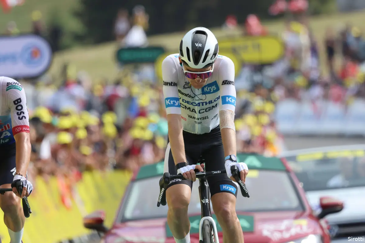 Van der Poel Snr criticises Decathlon's treatment of Seixas: 'It’s up to the team to handle this'