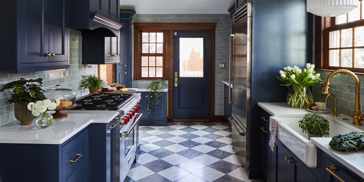 How to Create a Tastefully Moody Kitchen