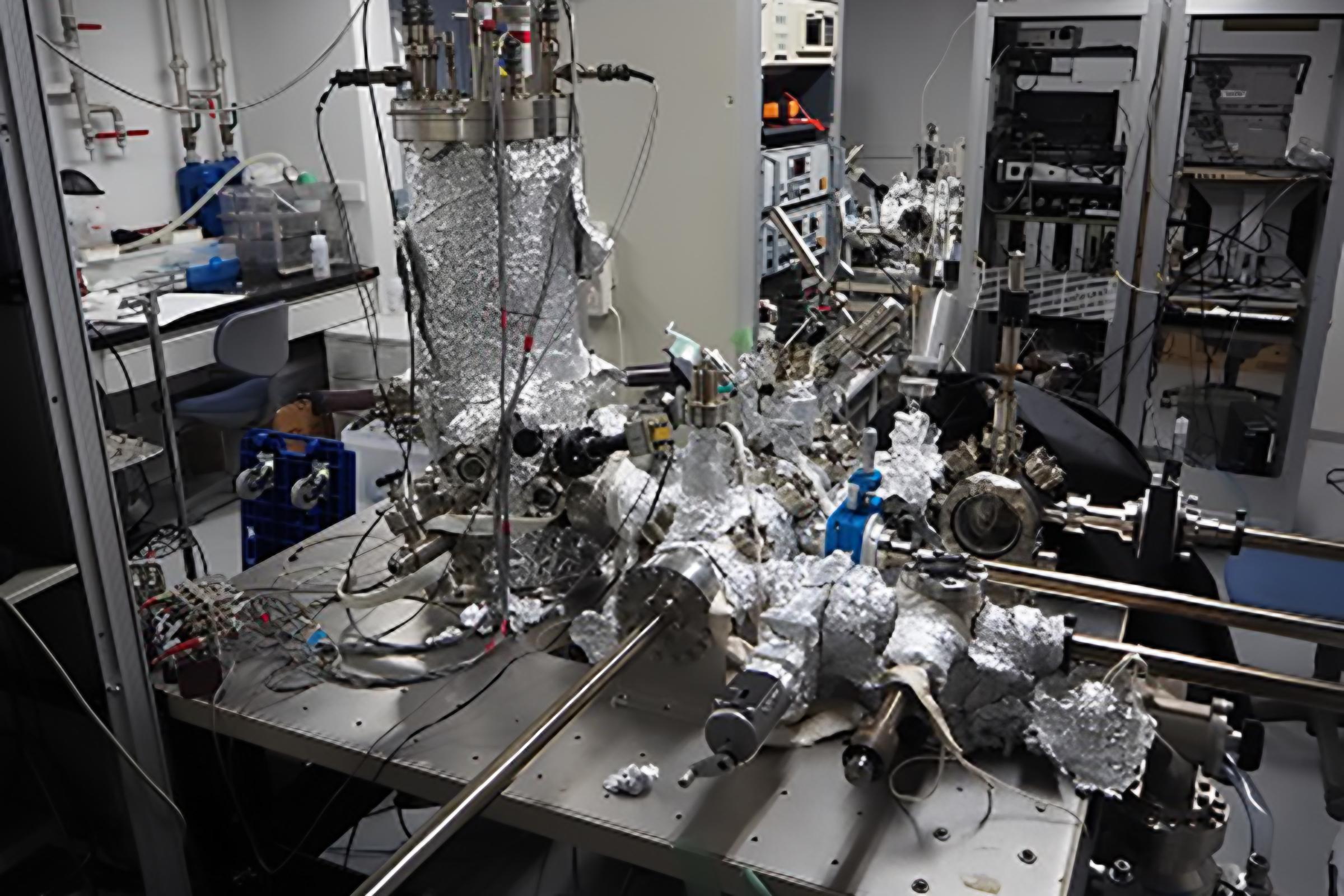nanoscale-wetting-mystery-solved-molecular-order-not-chemistry-flips