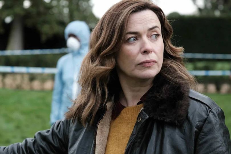 eve-myles-life-from-true-crime-obsession-to-famous-co-star-husband