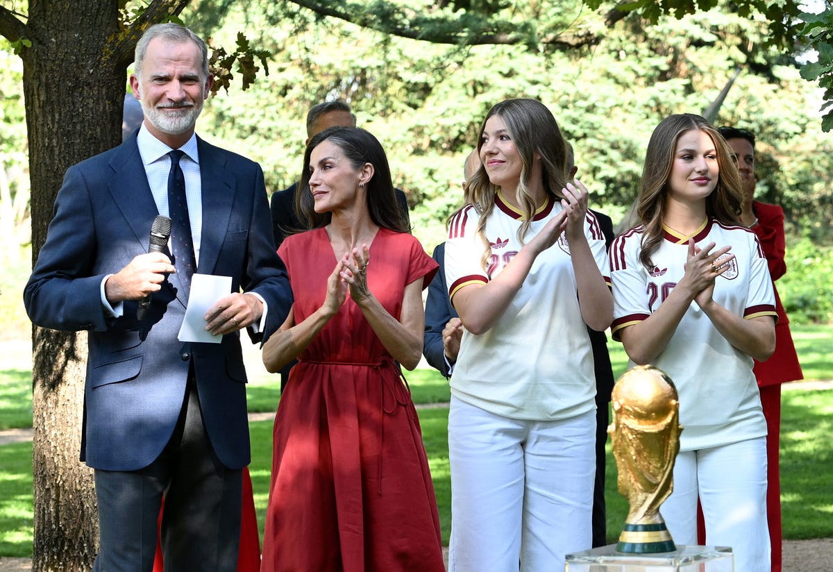 See the Spanish Royal Family Welcome Their World Cup Winning Team to Zarzuela Palace