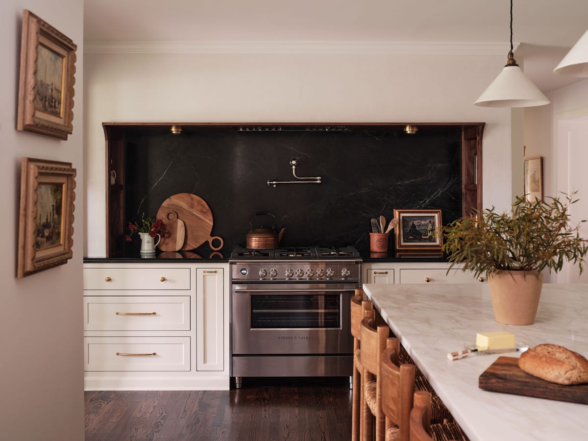 2024ht_peach-pine-interiors_pc_josephbradshaw_03-jgmb-3557-hires.jpg