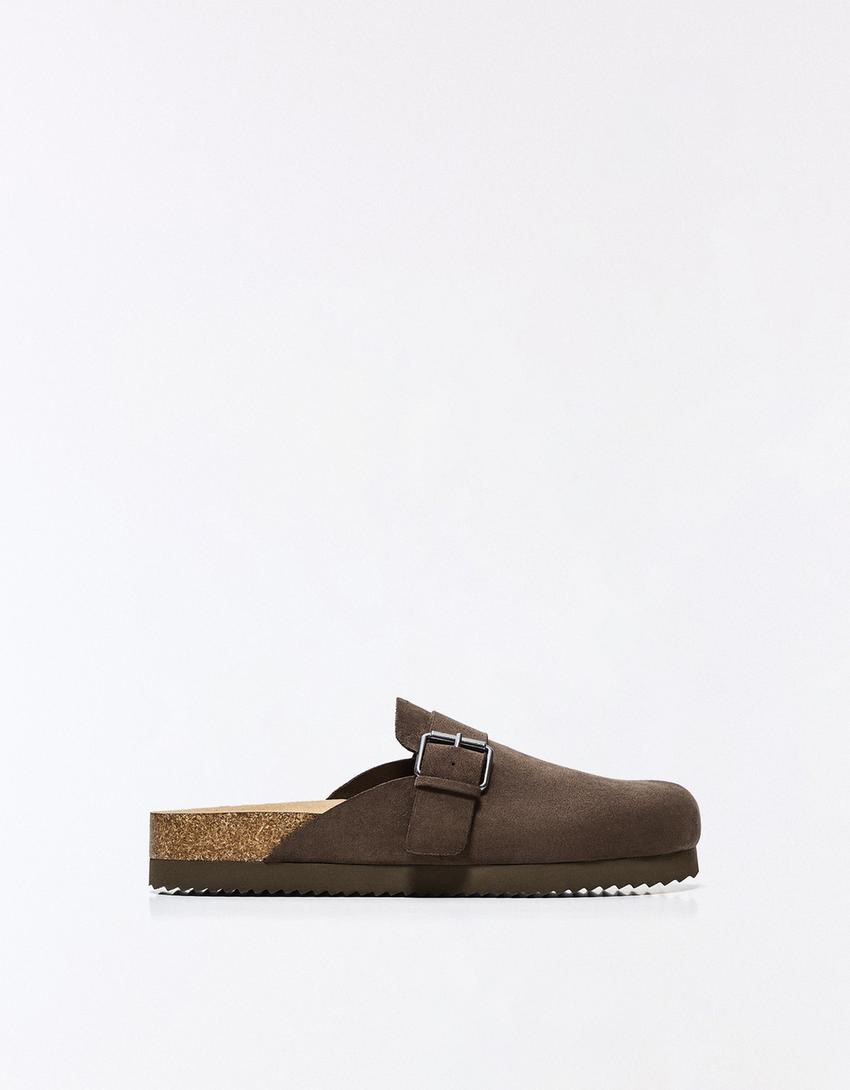 Berhska Basic Buckle Clogs