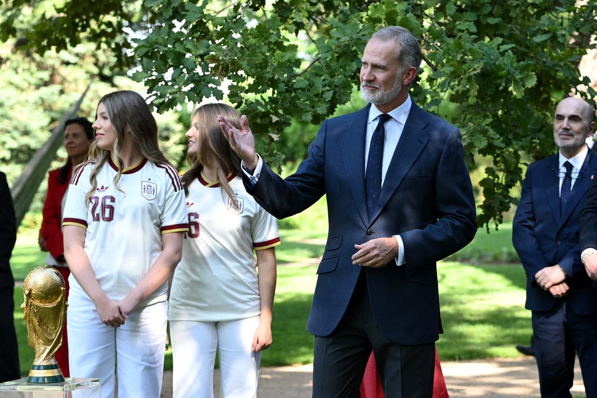 See the Spanish Royal Family Welcome Their World Cup Winning Team to Zarzuela Palace