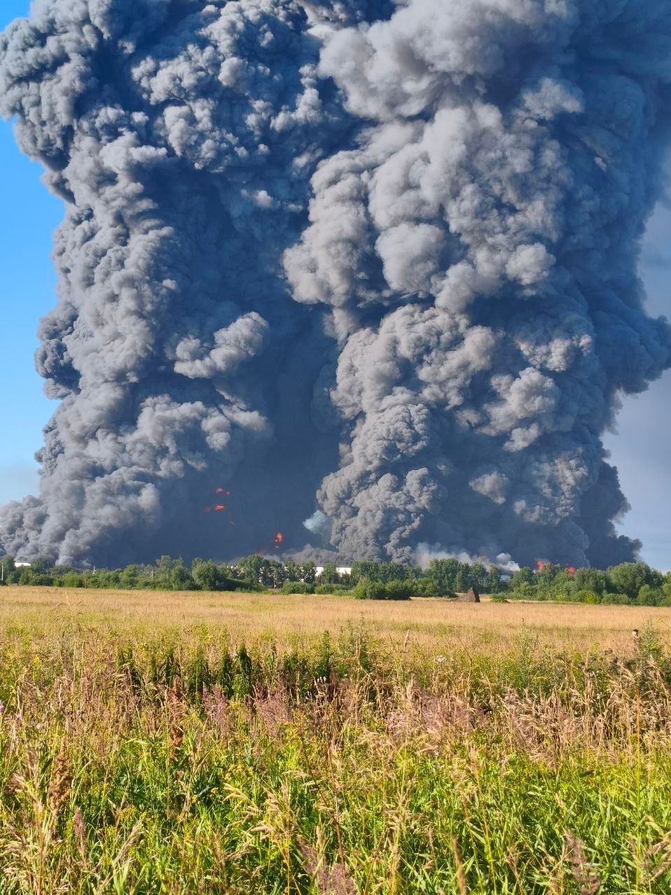 A photo of a purported strike on an oil depot in the city of Noginsk in Moscow Oblast overnight on July 18, 2026 following a reported Ukrainian drone attack. (Exilenova_plus/Telegram)