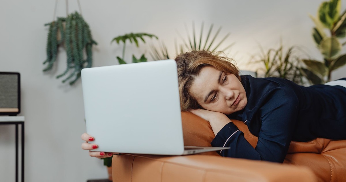 12 Everyday Habits That Are Draining Your Energy After 50