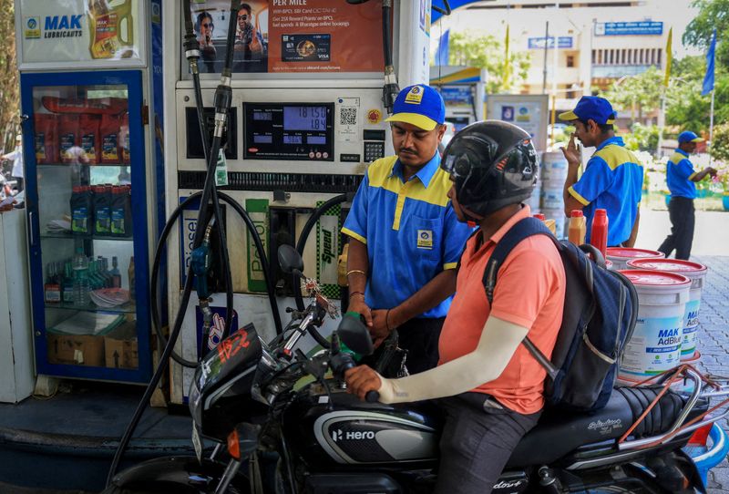 India says no plan now to raise ethanol mix in gasoline from 20%