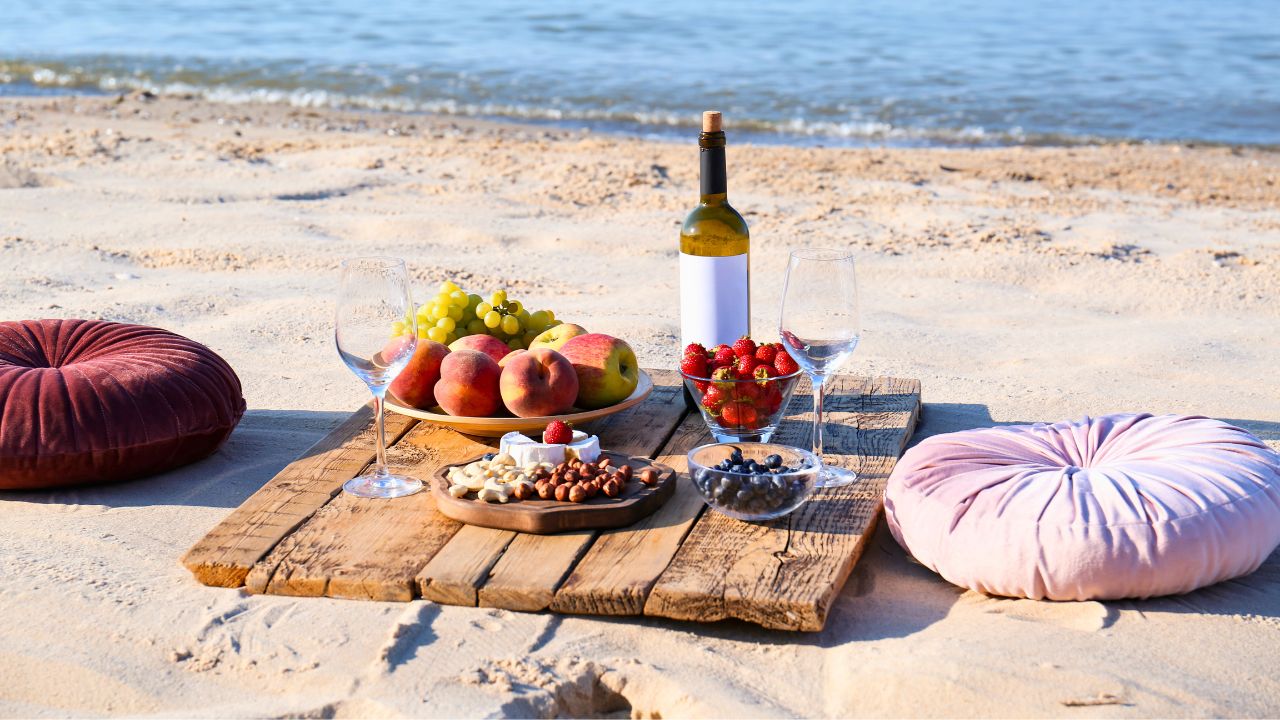 I gave my aunt and uncle 8,000 euros to save their restaurant and they spent their savings on beach holiday instead