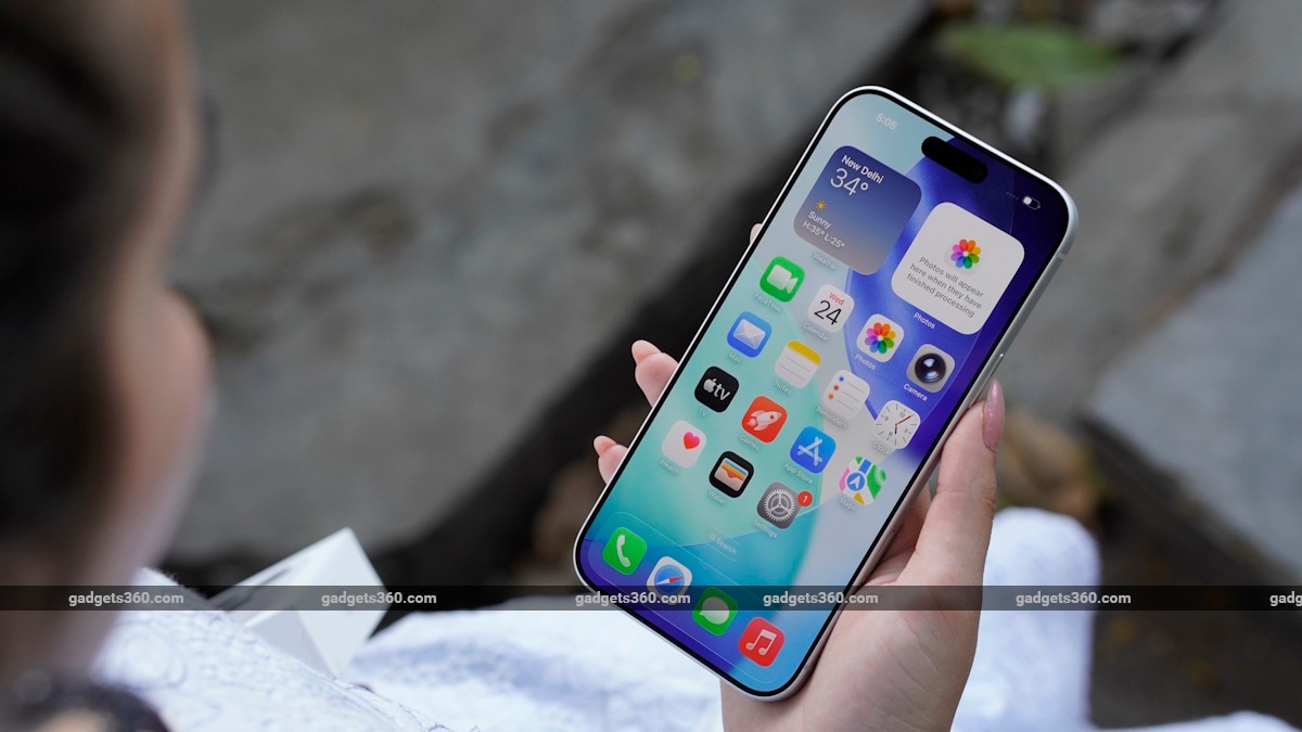 iOS 27.2 update rolls out with new Siri AI features, contextual ...