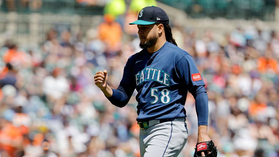 Luis Castillo (58) celebrates in the fourth inning against the Detroit Tigers at Comerica Park.