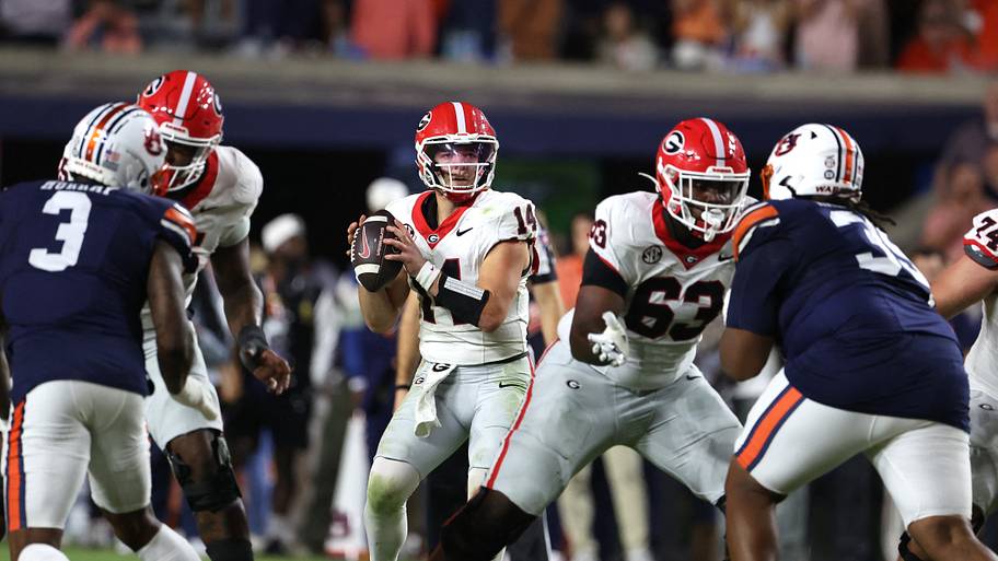College football's No. 7 DL makes decision that shakes up three major programs