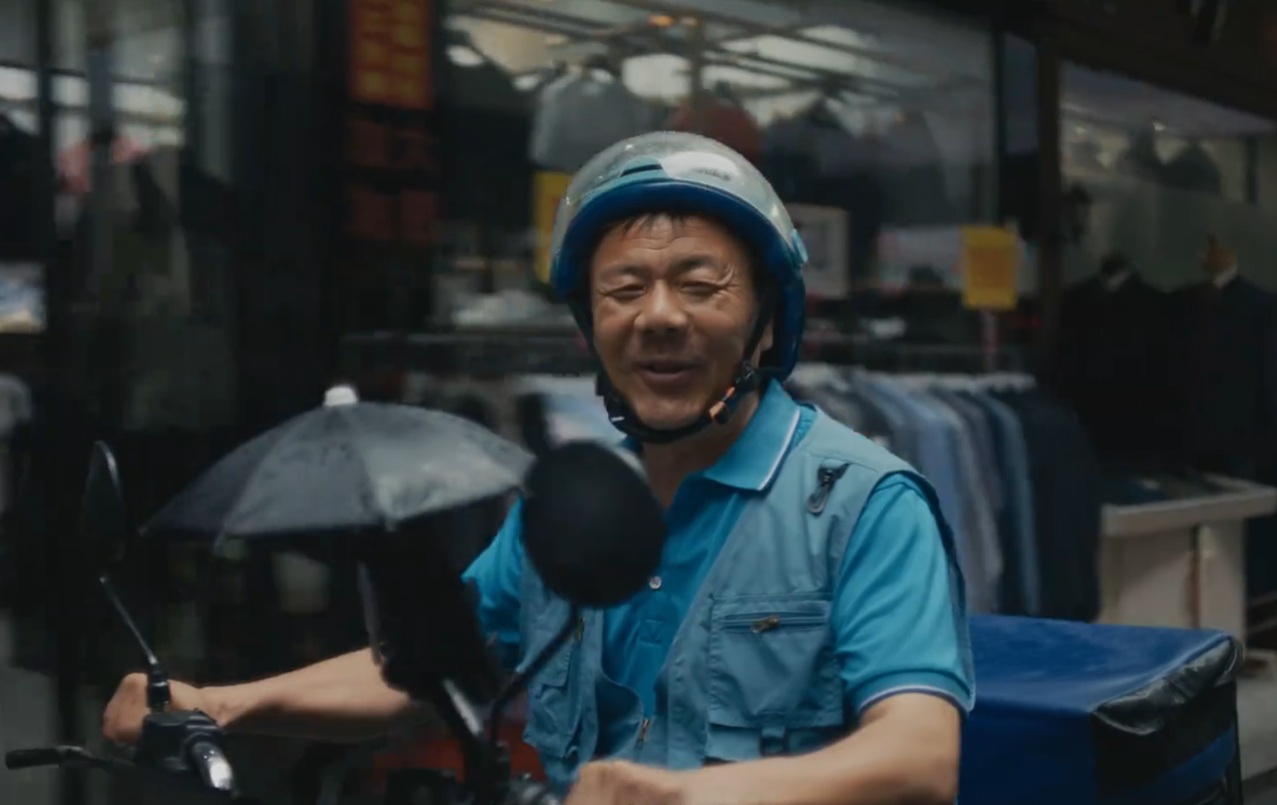Takeout rider-turned-poet wins prestigious Lu Xun Prize