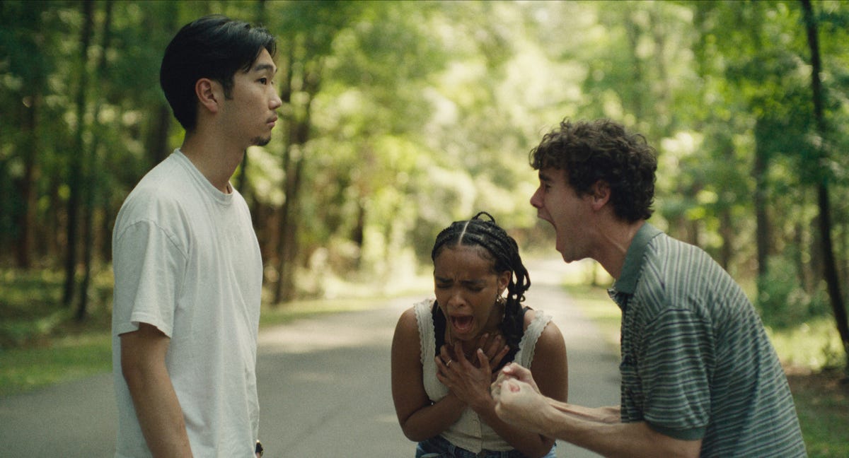 fl-still-4_phinehas-yoon-akira-jackson-and-noah-toth-in-it-ends_courtesy-of-neon-1.jpg