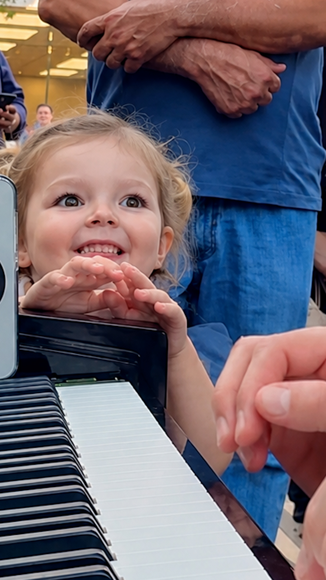 This 3-year-old singer stole the show