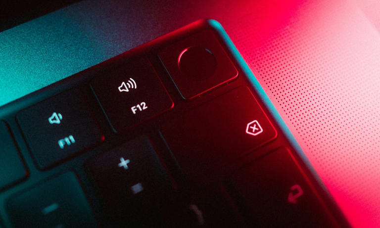 This new Mac malware won’t let you use your computer until you ...