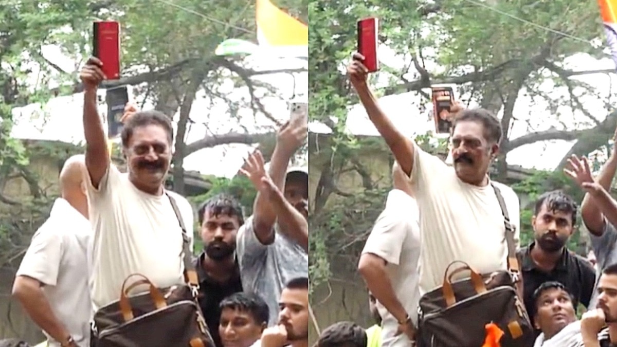 Prakash Raj waves Constitution, rallies crowd at CJP's Sansad Chalo march. Video