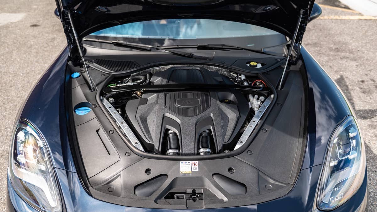 2023-porsche-panamera-4s-e-hybrid-sport-turismo