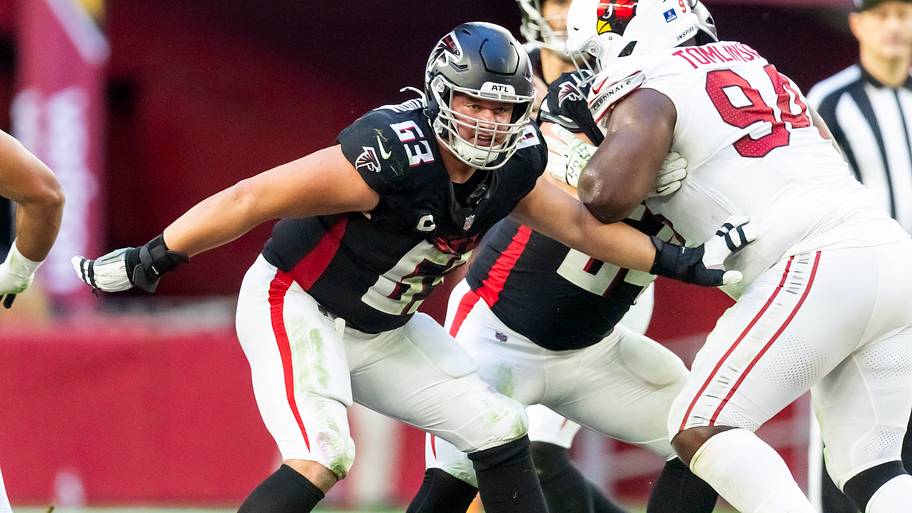 Atlanta Falcons guard Chris Lindstrom
