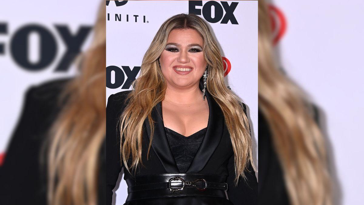 Kelly Clarkson Admits She's 'Ballin' on a Budget' Compared to Taylor Swift's Billion-Dollar Empire