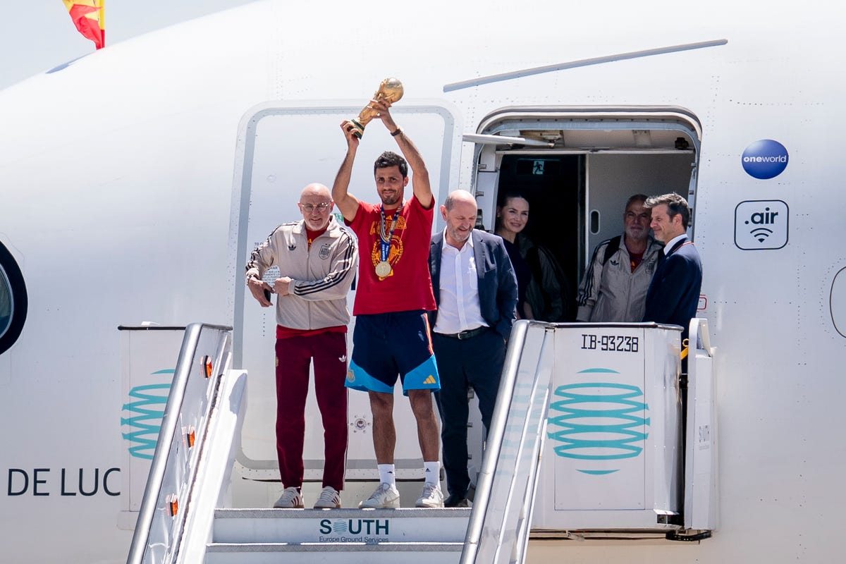 See the Spanish Royal Family Welcome Their World Cup Winning Team to Zarzuela Palace