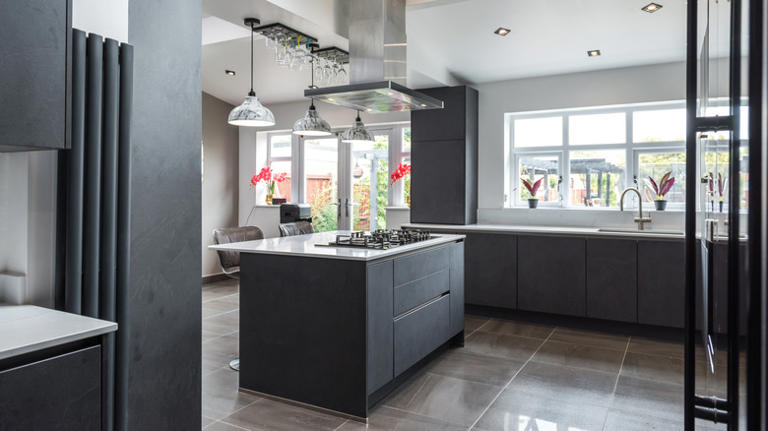 HGTV's Hilary Farr offers an important warning to anyone choosing ...