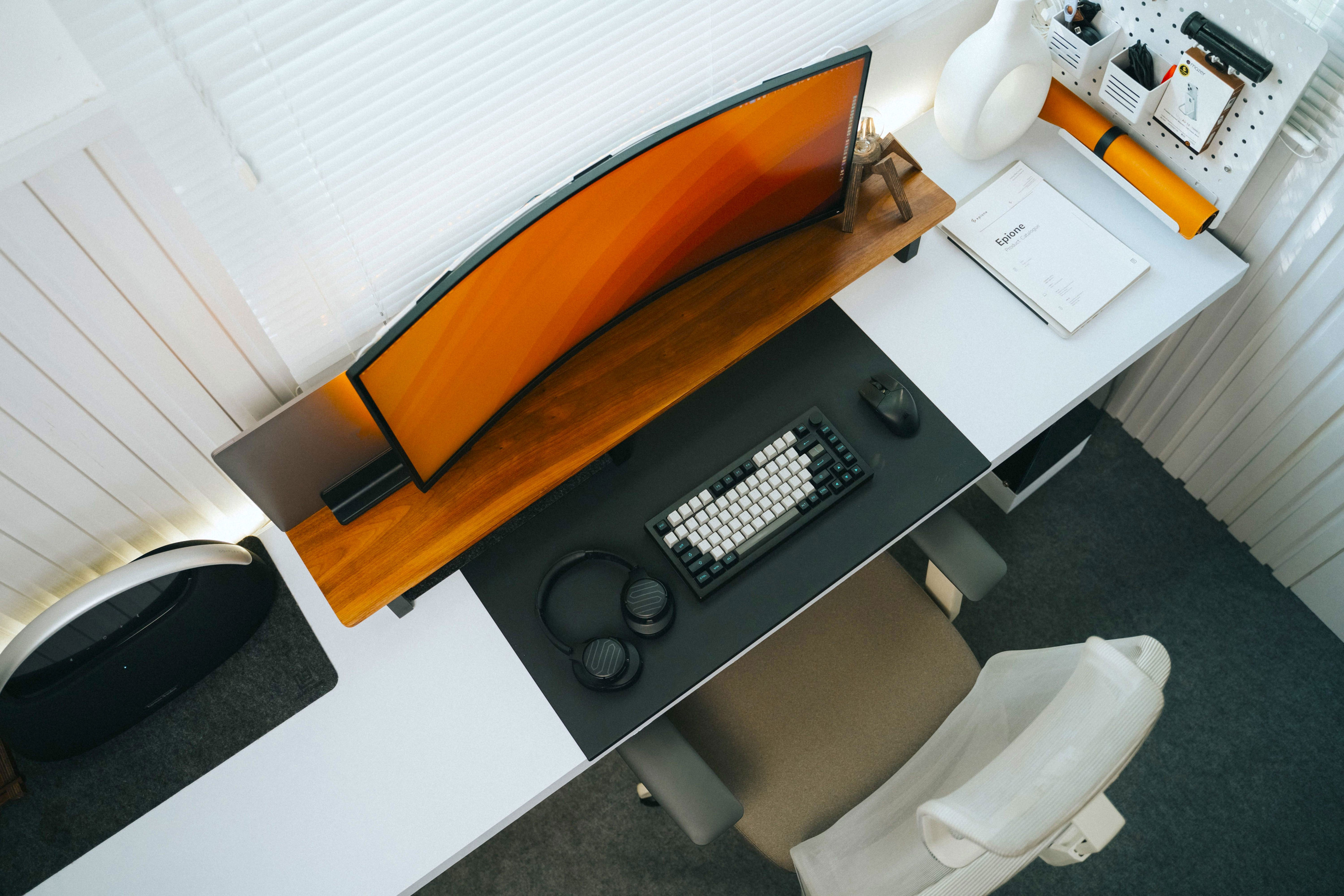 De-clutter your PC workspace with these 7 handy upgrades