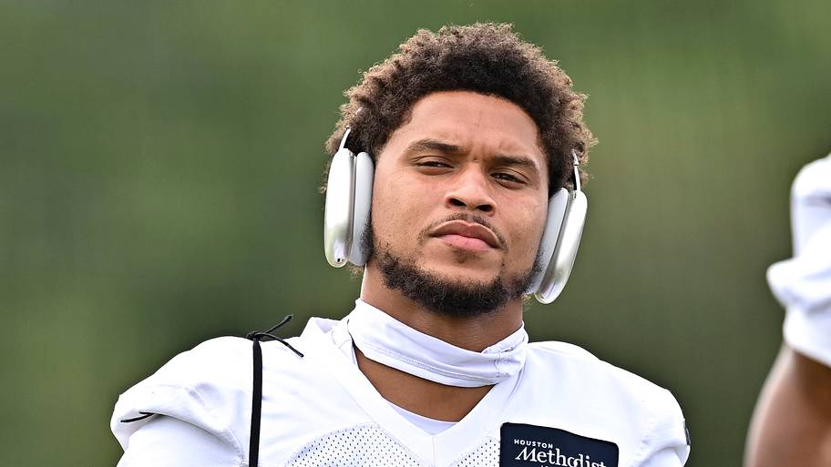 Jun 9, 2026; Houston, Texas, USA; Houston Texans safety Jalen Pitre arrives for the team’s minicamp at Houston Methodist Trai