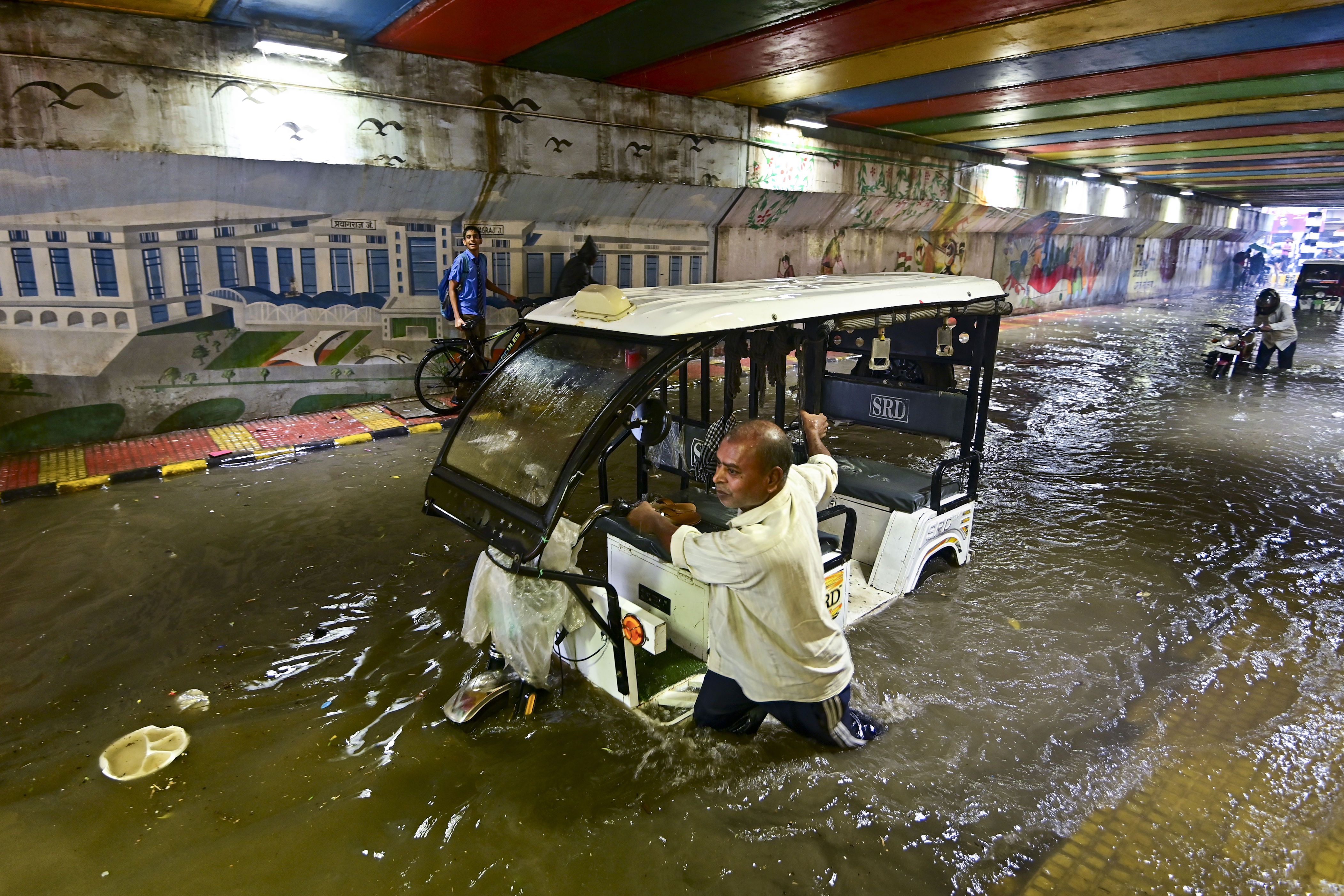 Heavy rains batter Himalayan states; J-K toll rises to 23, IMD warns of ...