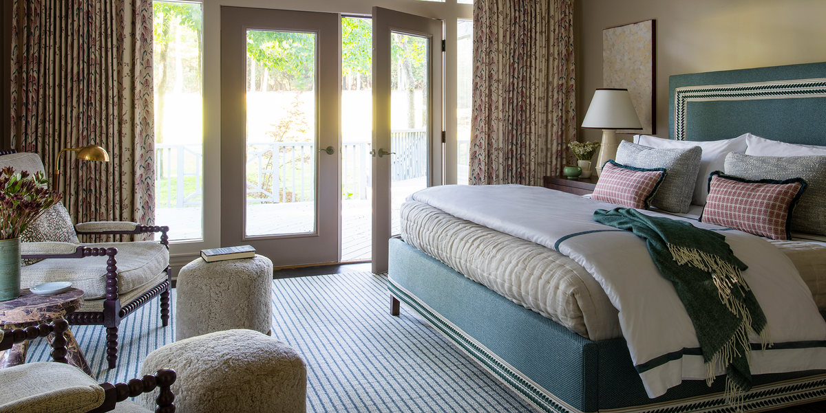 6 Mistakes Making Your Bedroom Feel Smaller