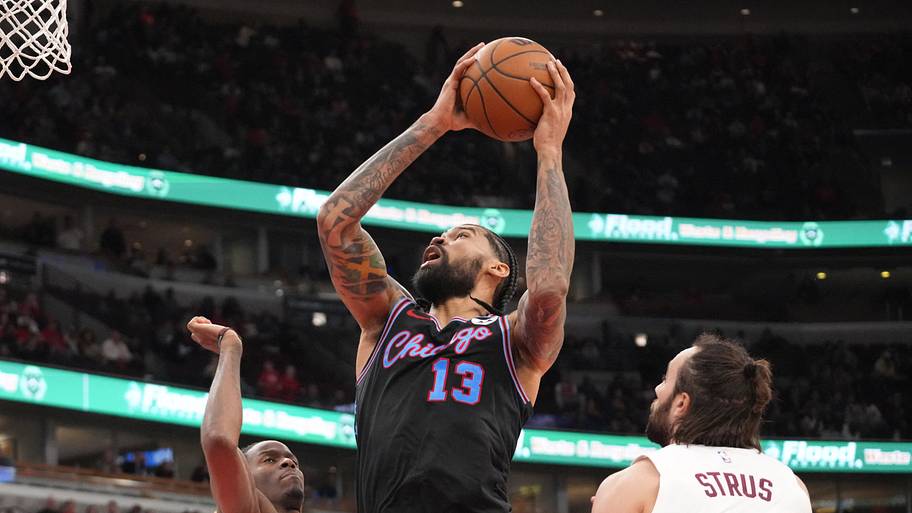 Chicago Bulls center Nick Richards goes up for a shot attempt in a game against the Cleveland Cavaliers.