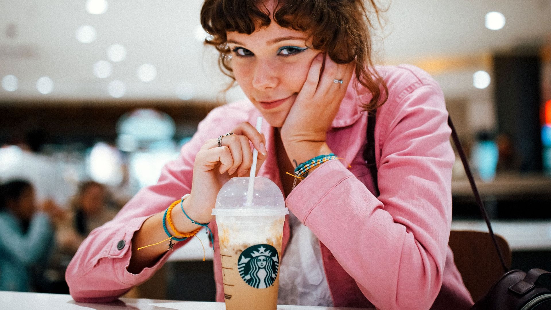 10 discontinued Starbucks items everyone hated & 10 we need back